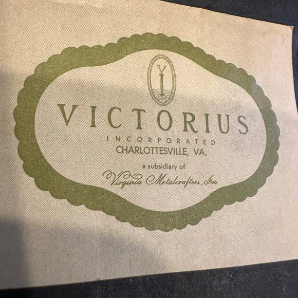 Framed Portrait of Thomas Jefferson with Gold and Red Accents - Picture 3 of 4